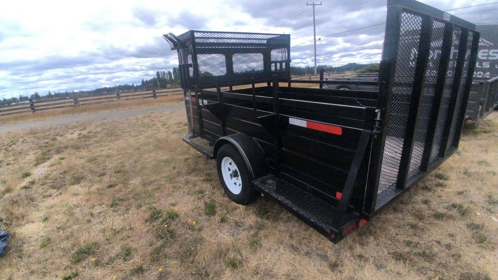 Eagle Landscape Trailer photo 3